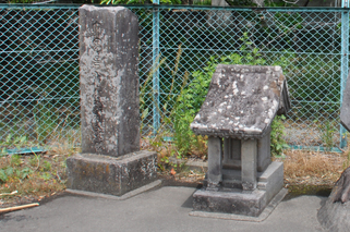 新造碑と生祠