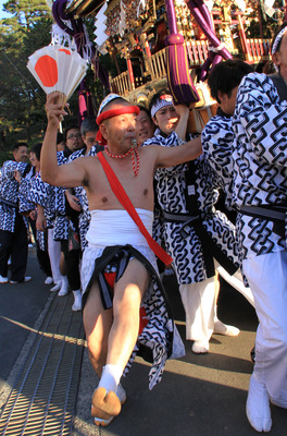 四季の祭り秋賞リーダー
