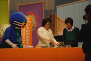 大塚にんじんを使った料理に挑戦。どんな料理ができるか楽しみだな。