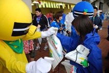 お客さんをお出迎え