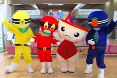 うどんぶりちゃんと市川三郷レンジャー