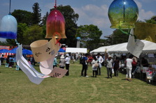 風鈴越しの会場風景