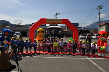 つむぎぽんぽん号出発式