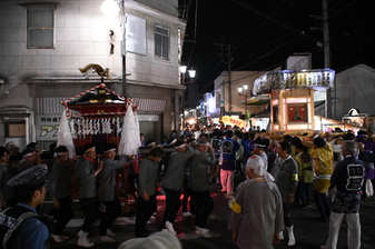 本神輿と大門睦の神輿